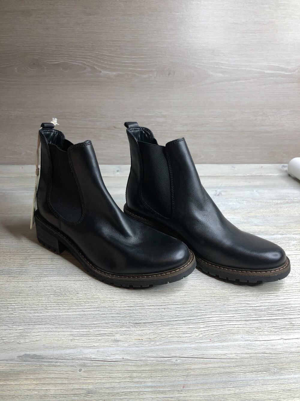 Telluride Clothing Co. Lisa Black Leather Chelsea Boots Women's US 9 Slip-On